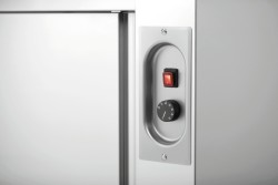 Wärmeschrank mit Schiebetüren und Aufkantung B2000 x T700 mm