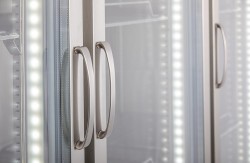 Edelstahlkühlschrank 3-türig mit Glastüren KU 1900 G