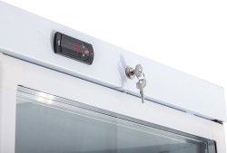 Glastürkühlschrank 2 Drehtüren auf Rollen 850 GU