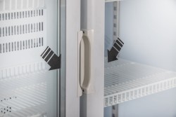 Glastürkühlschrank 2 Drehtüren auf Rollen 850 GU