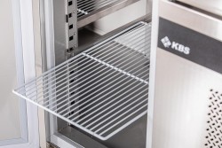 Kühltisch mit 3 Türen und Aufkantung Classic KT 3300