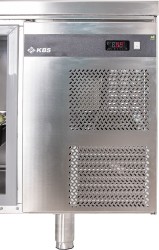 Kühltisch mit 4 Türen und Aufkantung Classic KT 4300