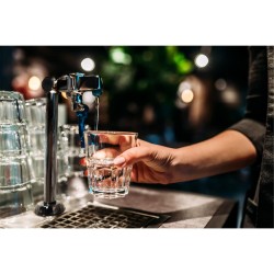 Wasserspender Glasfüller mit Waschbecken
